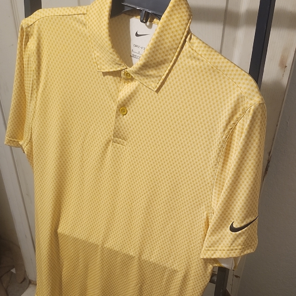 Nike Men's Polo GoldShirt in Yellow